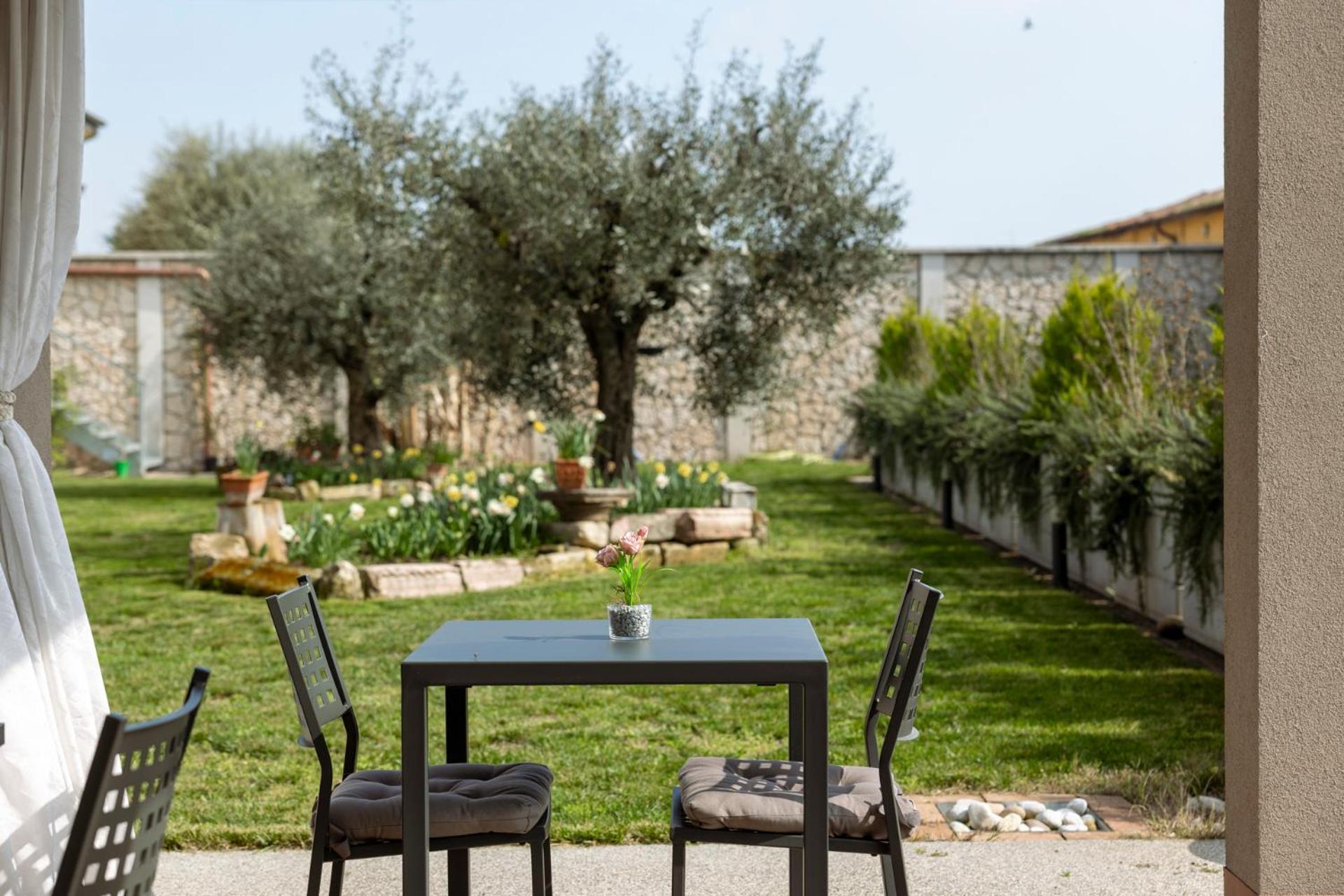 Hotel La Caporala Castel d'Azzano Esterno foto